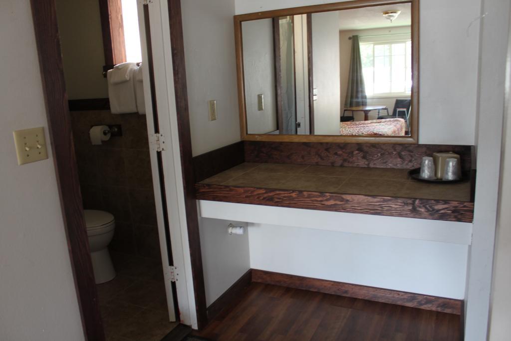 Motel 101 Gold Beach Buitenkant foto